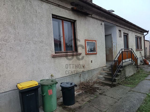 Eladó családi ház, Kalocsán 35 M Ft, 3 szobás