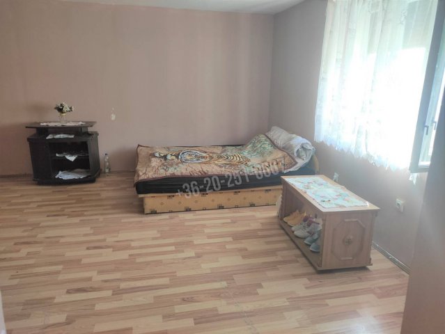 Eladó családi ház, Kisnyárádon 6 M Ft, 3 szobás