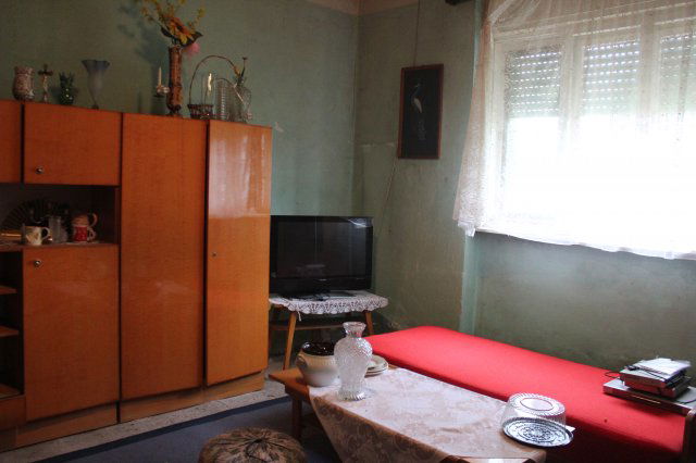 Eladó családi ház, Vámoscsaládon 15 M Ft, 2 szobás