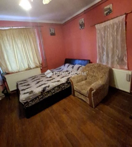 Eladó családi ház, Baracson 30.5 M Ft, 2 szobás