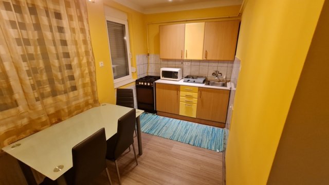 Kiadó téglalakás, albérlet, Pécsett, Goldmark Károly utcában