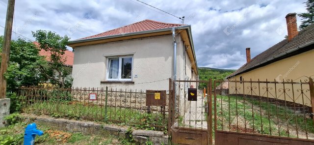 Eladó családi ház, Erdőhorvátiban 24.99 M Ft, 3 szobás