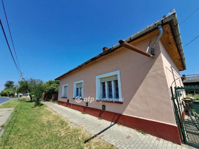 Eladó családi ház, Kenderesen 13.5 M Ft, 3 szobás