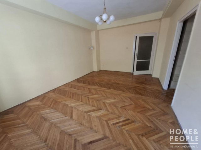 Eladó téglalakás, Szegeden 49.99 M Ft, 2+1 szobás