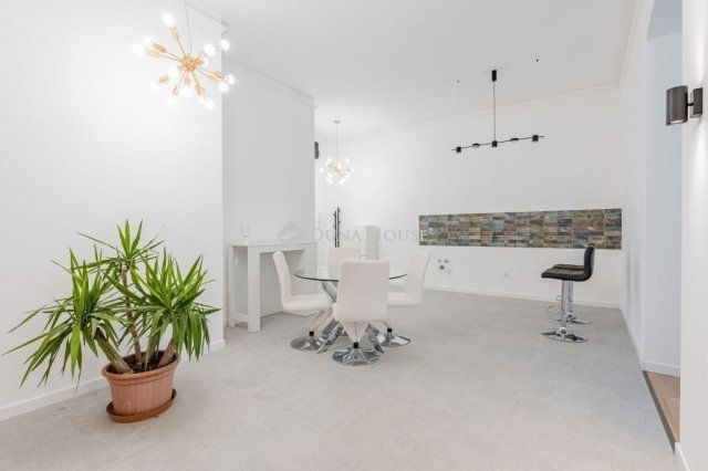 Eladó téglalakás, Budapesten, VI. kerületben 145 M Ft, 3 szobás