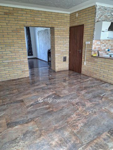 Eladó családi ház, Kunszentmártonban 34.9 M Ft, 3 szobás