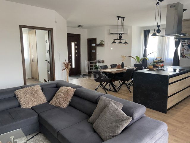 Eladó családi ház, Tordason 150 M Ft, 4+1 szobás