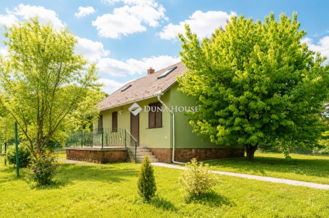 Eladó családi ház, Balatonalmádiban 129.9 M Ft, 7 szobás
