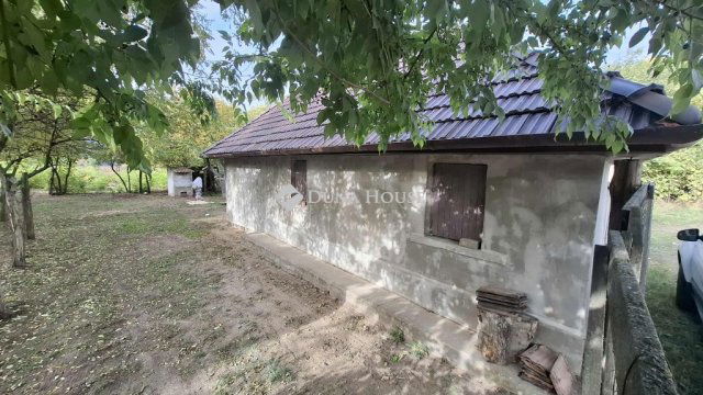 Eladó családi ház, Pilisen 15.5 M Ft, 2 szobás