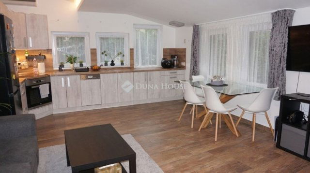 Eladó családi ház, Zalaegerszegen 129.9 M Ft, 6 szobás