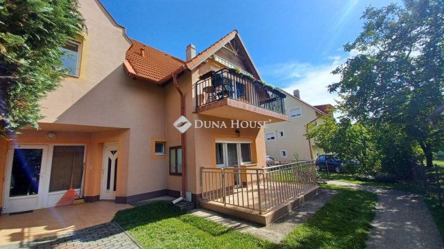 Eladó téglalakás, Balatonfüreden 89.9 M Ft, 3 szobás