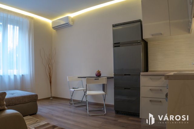 Kiadó téglalakás, albérlet, Szegeden 185 E Ft / hó, 1 szobás