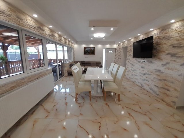 Eladó családi ház, Békéscsabán 39.999 M Ft, 3 szobás