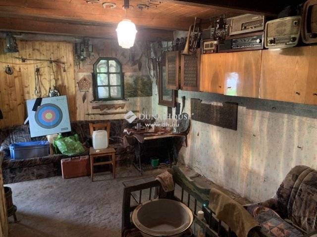 Eladó mezogazdasagi ingatlan, Pilisen 12 M Ft