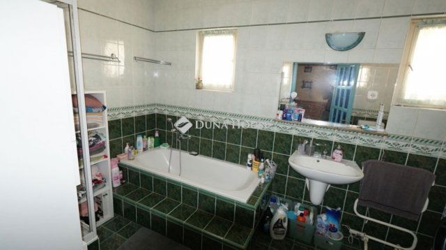 Eladó családi ház, Zalaegerszegen 89.9 M Ft, 5 szobás