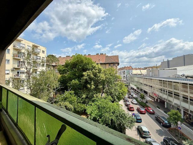 Eladó téglalakás, Budapesten, II. kerületben 78 M Ft, 1 szobás