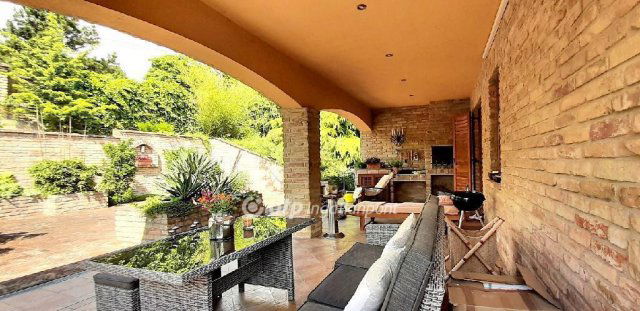 Eladó családi ház, Diósdon 350 M Ft, 4 szobás