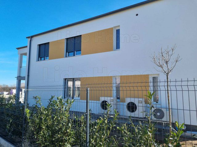 Eladó téglalakás, Siófokon 99.9 M Ft, 3 szobás