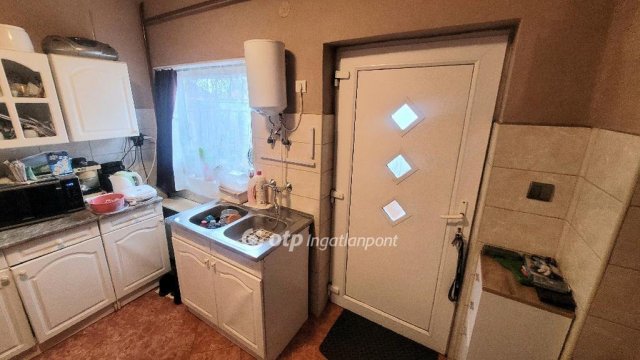 Eladó családi ház, Jászberényben 34.9 M Ft, 3 szobás