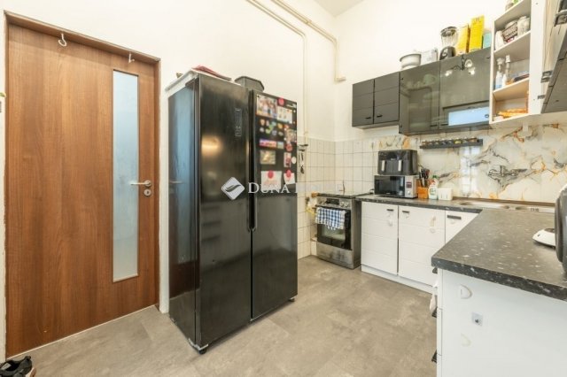 Eladó téglalakás, Budaörsön 75 M Ft, 3 szobás