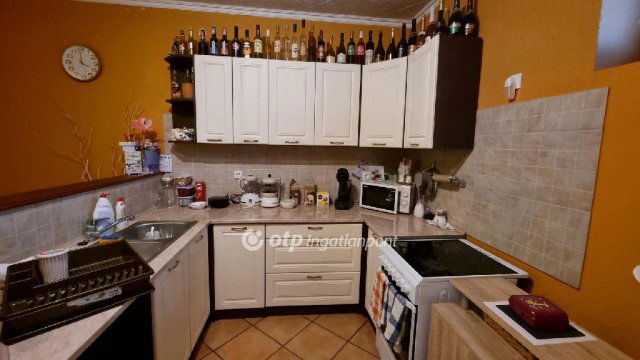 Eladó családi ház, Kabán 34.9 M Ft, 1+1 szobás