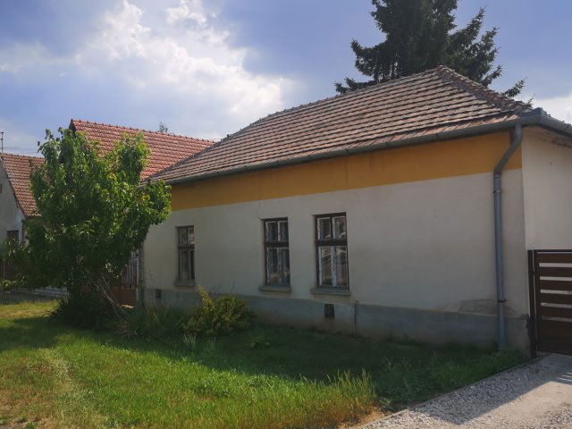 Eladó családi ház, Rákóczifalván, Kossuth Lajos úton 14.9 M Ft