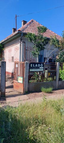 Eladó családi ház, Álmosdon, Bartók Béla utcában 11.99 M Ft