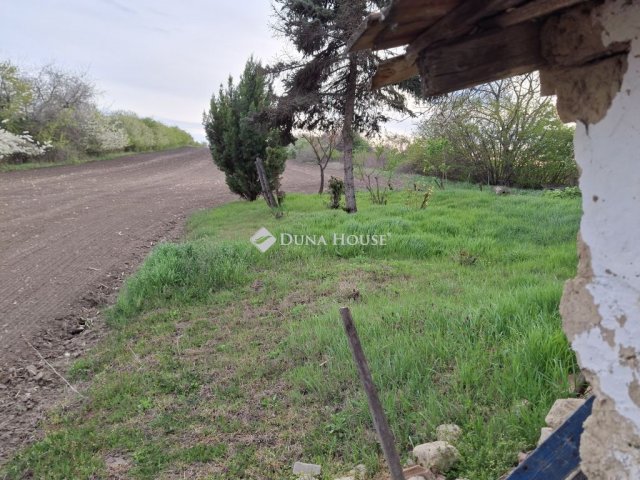 Eladó családi ház, Bicskén 24.5 M Ft, 1 szobás