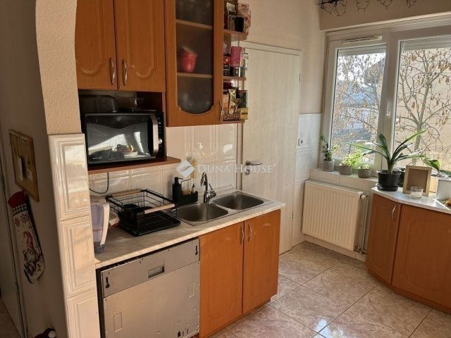 Eladó téglalakás, Budapesten, XVIII. kerületben 93 M Ft