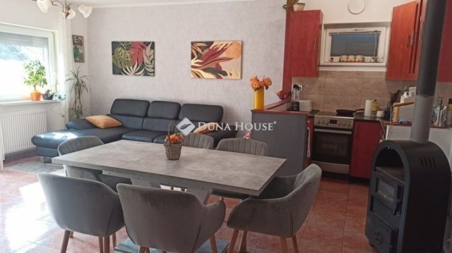 Eladó ikerház, Szigetszentmiklóson 84.9 M Ft, 3 szobás