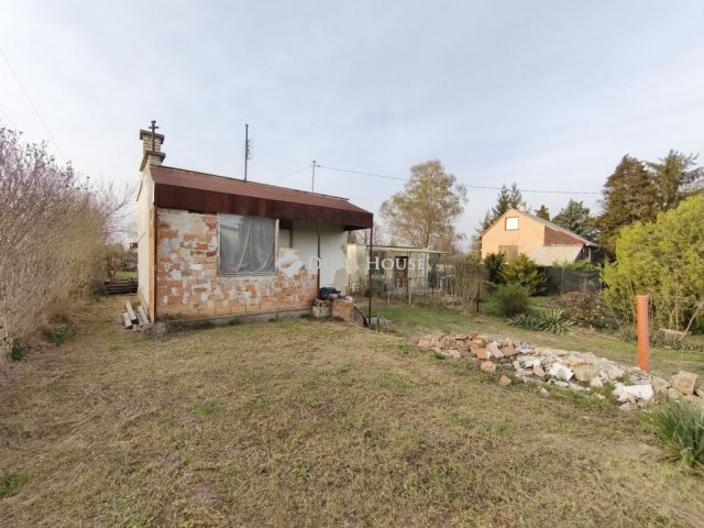 Eladó nyaraló, Kisapostagon 13.5 M Ft, 2 szobás