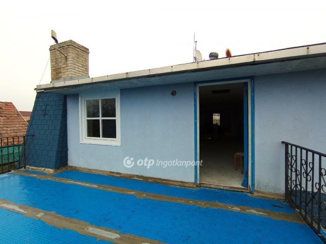 Eladó családi ház, Balatonbogláron 150 M Ft, 7 szobás