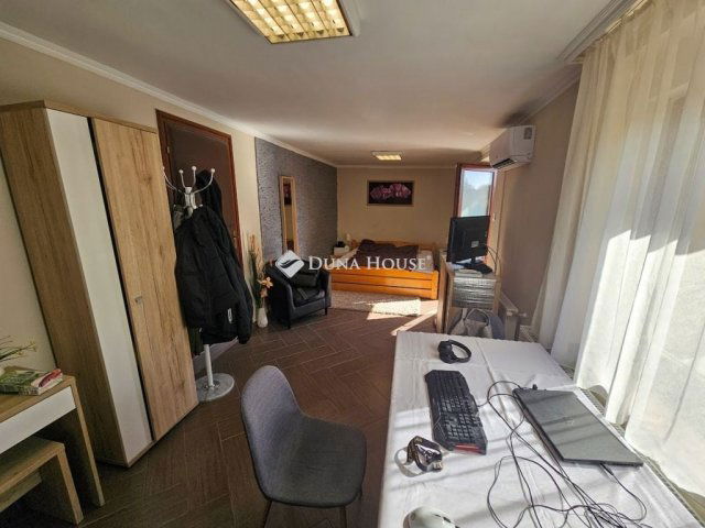 Eladó ikerház, Hévízen 149 M Ft, 6+2 szobás