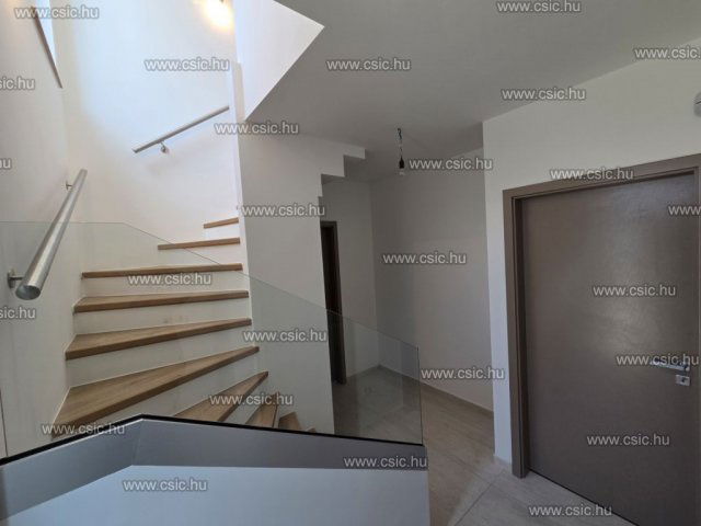 Eladó ikerház, Budapesten, III. kerületben 196 M Ft, 4 szobás