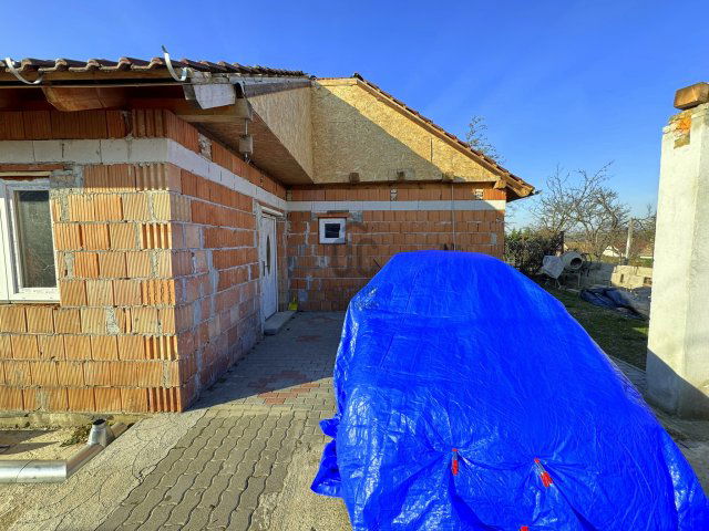 Eladó családi ház, Veresegyházon 33 M Ft, 1 szobás
