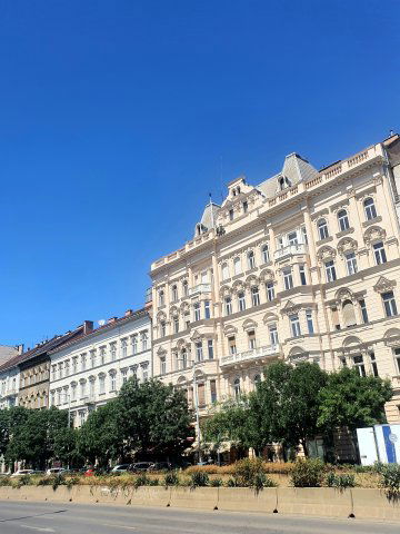 Eladó téglalakás, Budapesten, V. kerületben 66.5 M Ft, 1 szobás