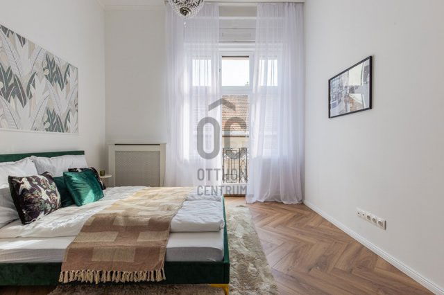 Eladó téglalakás, Budapesten, VI. kerületben 185 M Ft, 4 szobás