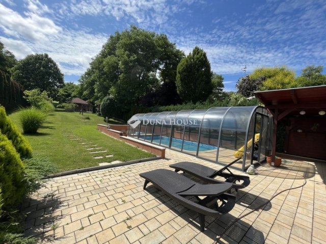 Eladó családi ház, Alsópáhokon 180 M Ft, 5 szobás