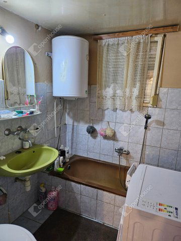 Eladó családi ház, Nyáregyházán 28 M Ft, 2 szobás