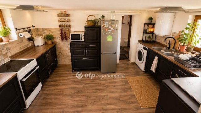 Eladó családi ház, Dunavecsén 17.9 M Ft, 2 szobás