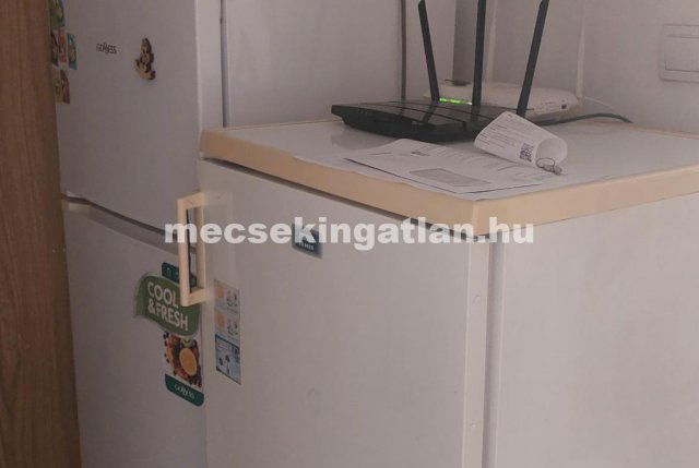 Kiadó panellakás, albérlet, Pécsett 60 E Ft / hó, 1 szobás