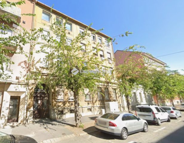 Eladó téglalakás, Szombathelyen, Széll Kálmán utcában