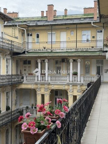 Eladó téglalakás, Budapesten, V. kerületben 86 M Ft, 2 szobás