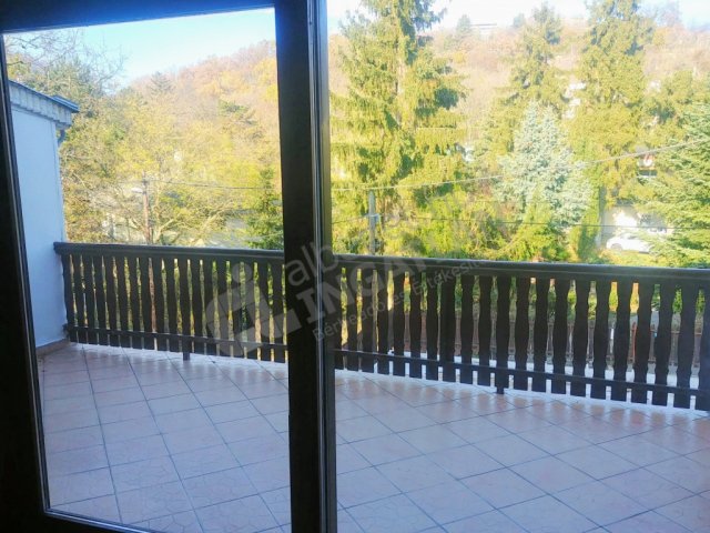 Kiadó családi ház, albérlet, XII. kerületben, Kútvölgyi úton