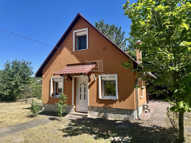 Eladó családi ház, Szigetbecsén 34.99 M Ft, 3 szobás