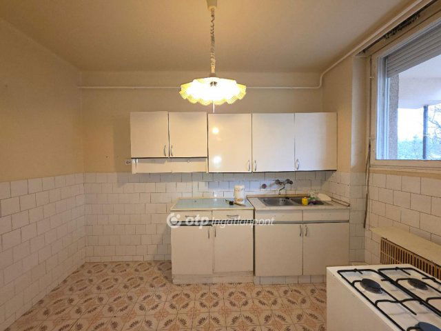 Eladó téglalakás, Pápán 31.19 M Ft, 1+1 szobás