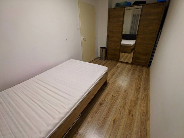 Kiadó panellakás, albérlet, Pécsett 150 E Ft / hó, 2 szobás