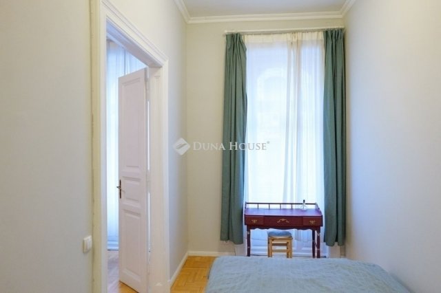 Eladó téglalakás, Budapesten, VII. kerületben 94 M Ft, 3 szobás