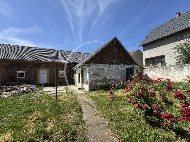 Eladó családi ház, Pécsett, Mázsaház utcában 45 M Ft