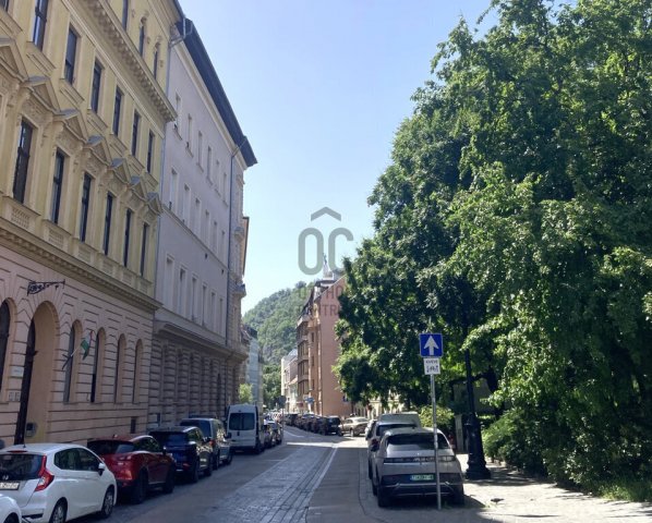 Eladó téglalakás, Budapesten, I. kerületben 146.9 M Ft, 2 szobás